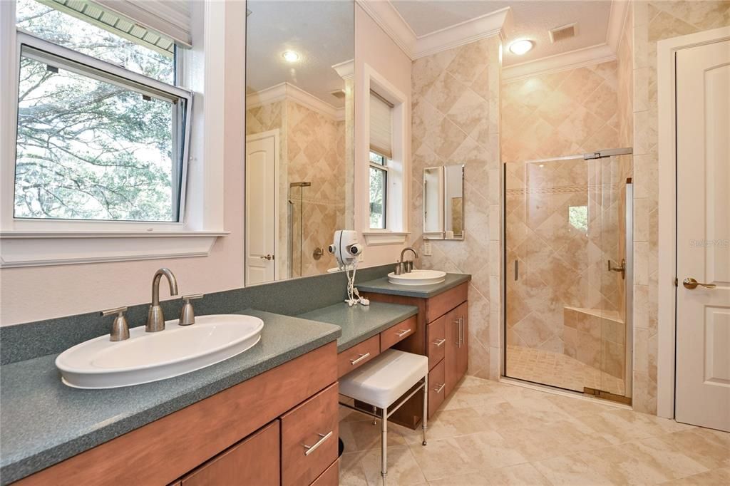 待售: $689,900 (3 贝兹, 2 浴室, 1982 平方英尺)