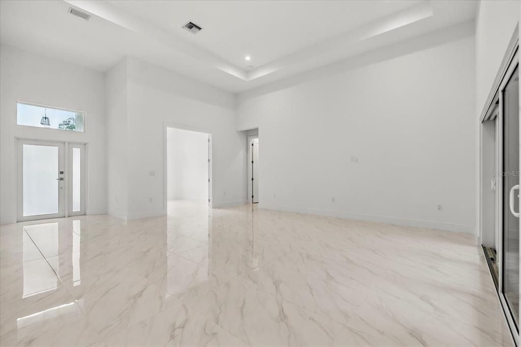 For Sale: $649,000 (3 beds, 3 baths, 2293 Square Feet)