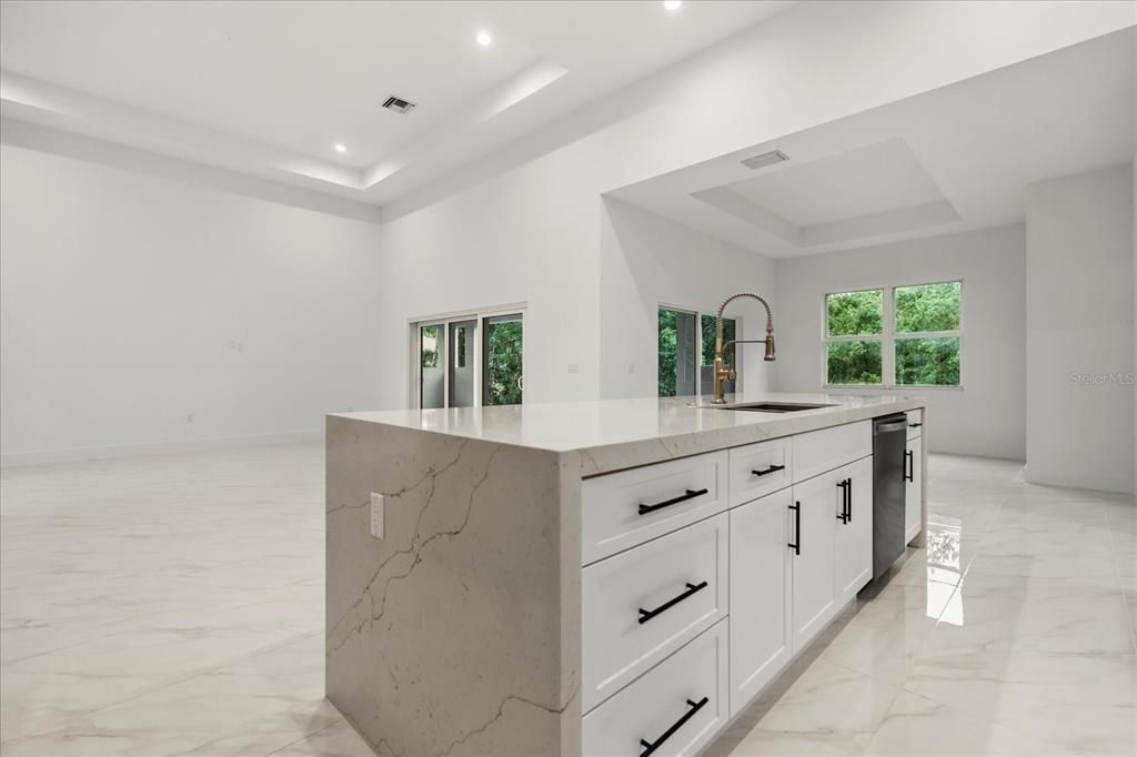 For Sale: $649,000 (3 beds, 3 baths, 2293 Square Feet)