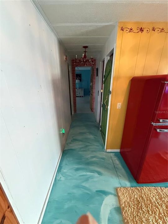 For Sale: $209,900 (2 beds, 2 baths, 1104 Square Feet)