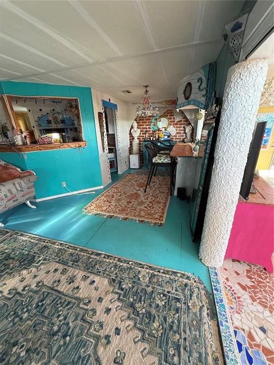 For Sale: $209,900 (2 beds, 2 baths, 1104 Square Feet)