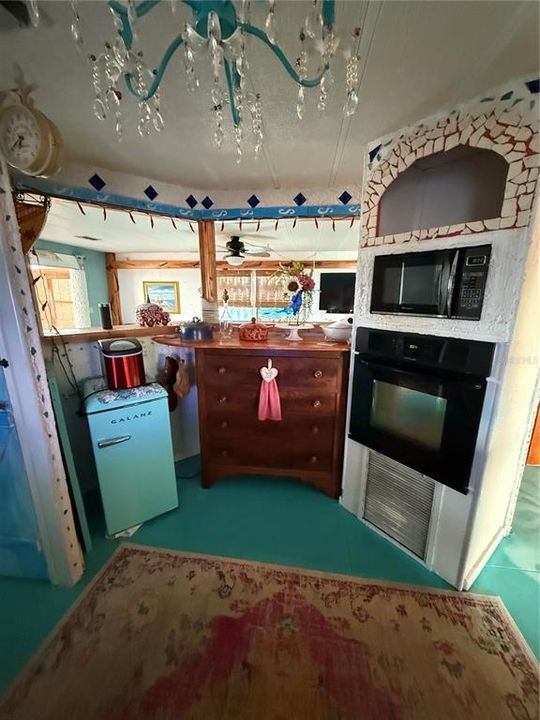 For Sale: $209,900 (2 beds, 2 baths, 1104 Square Feet)