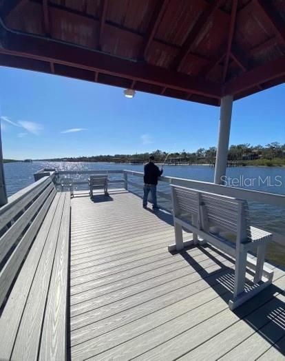 For Sale: $209,900 (2 beds, 2 baths, 1104 Square Feet)
