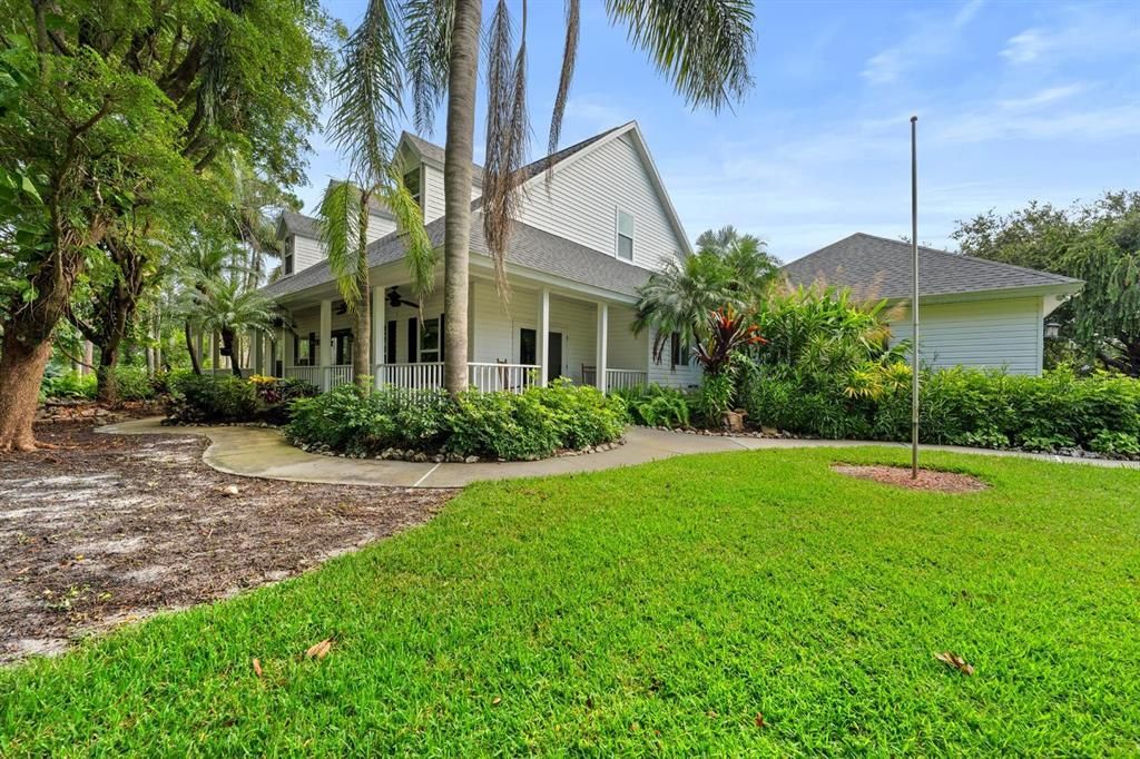 For Sale: $1,799,000 (5 beds, 4 baths, 4111 Square Feet)