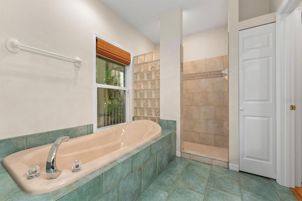 For Sale: $1,799,000 (5 beds, 4 baths, 4111 Square Feet)