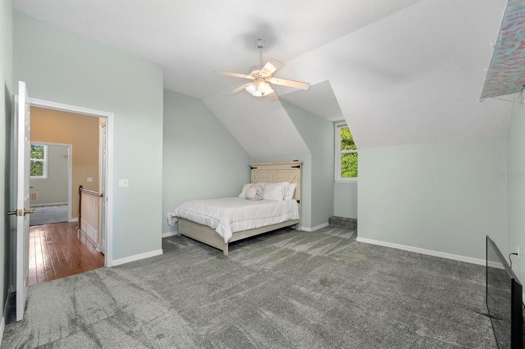 For Sale: $1,799,000 (5 beds, 4 baths, 4111 Square Feet)