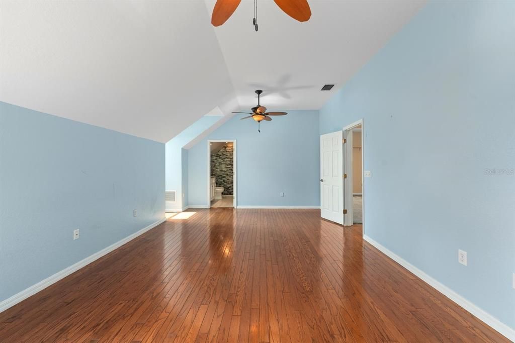 For Sale: $1,799,000 (5 beds, 4 baths, 4111 Square Feet)