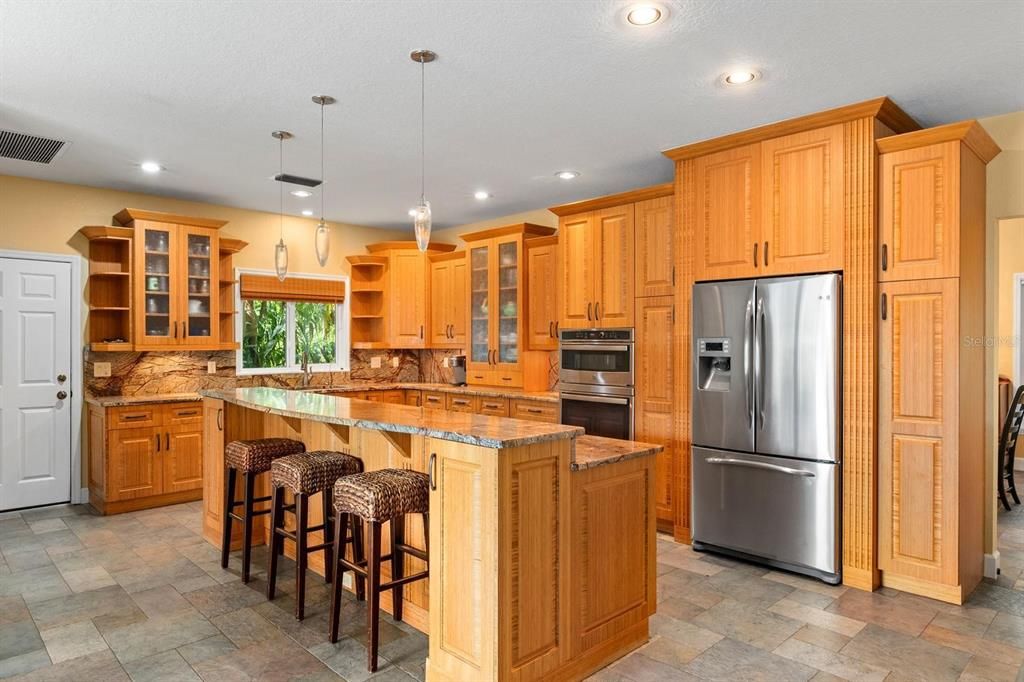 For Sale: $1,799,000 (5 beds, 4 baths, 4111 Square Feet)