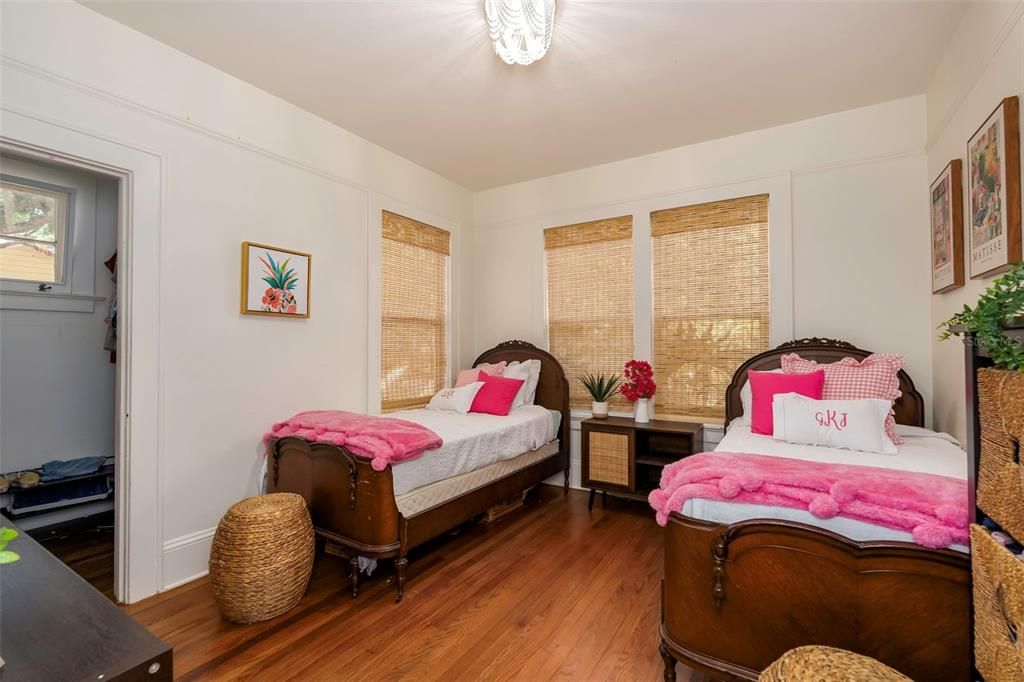 En Venta: $725,000 (5 camas, 4 baños, 3068 Pies cuadrados)