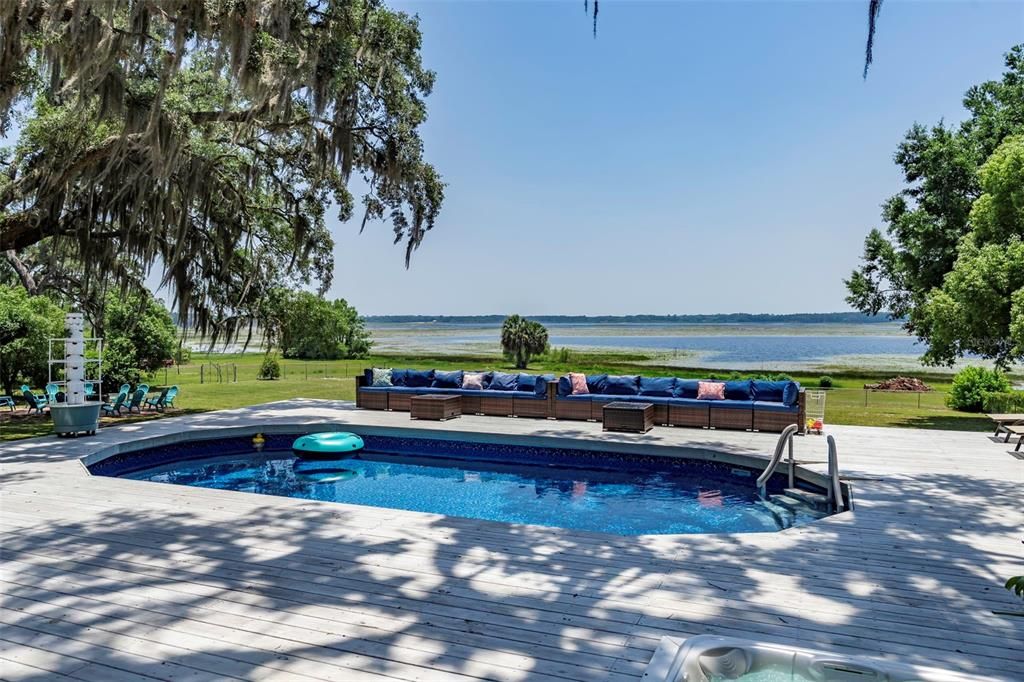 En Venta: $725,000 (5 camas, 4 baños, 3068 Pies cuadrados)