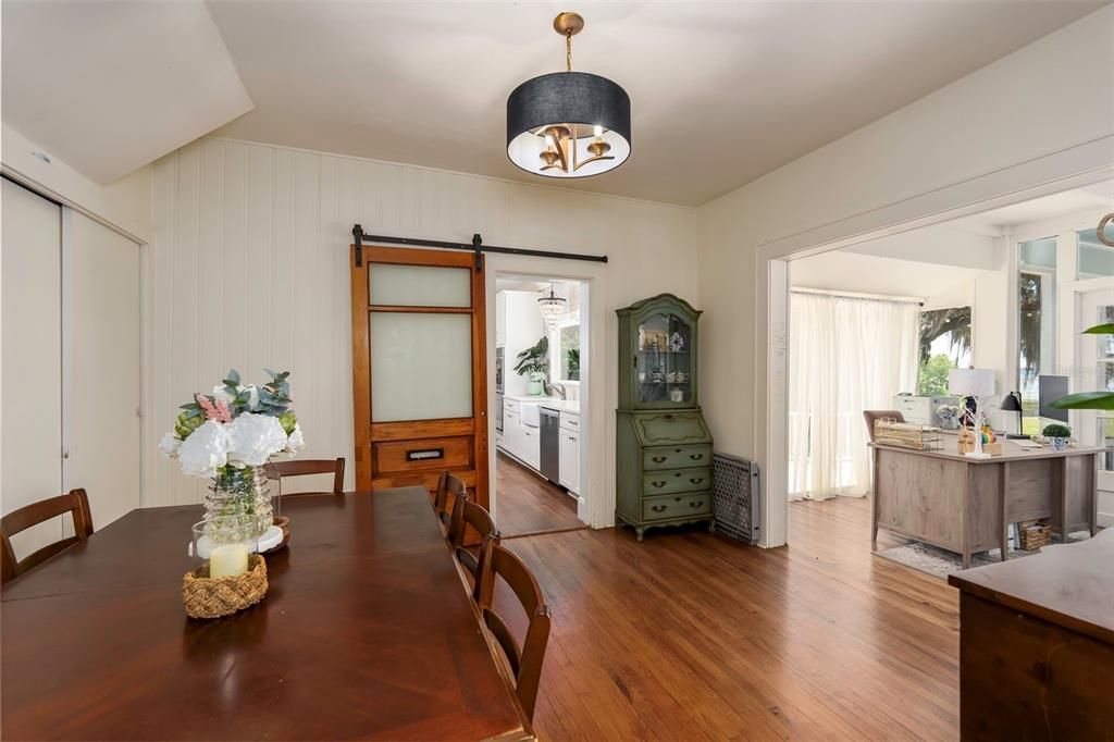 En Venta: $725,000 (5 camas, 4 baños, 3068 Pies cuadrados)