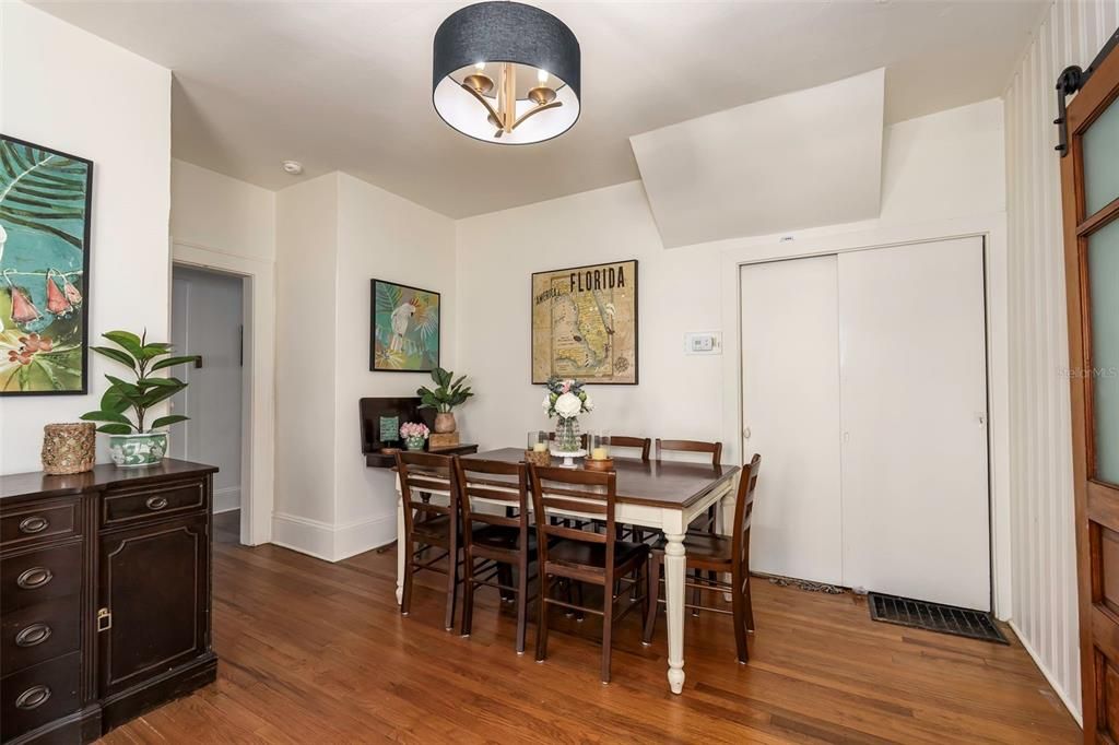 En Venta: $725,000 (5 camas, 4 baños, 3068 Pies cuadrados)