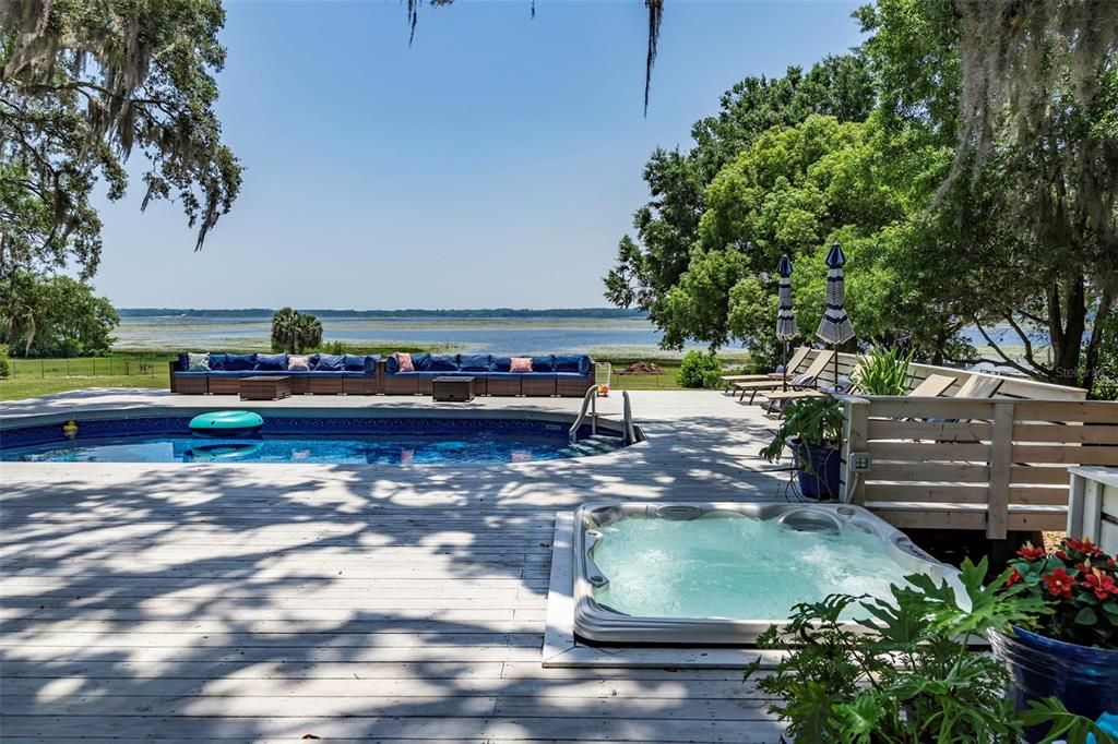 En Venta: $725,000 (5 camas, 4 baños, 3068 Pies cuadrados)