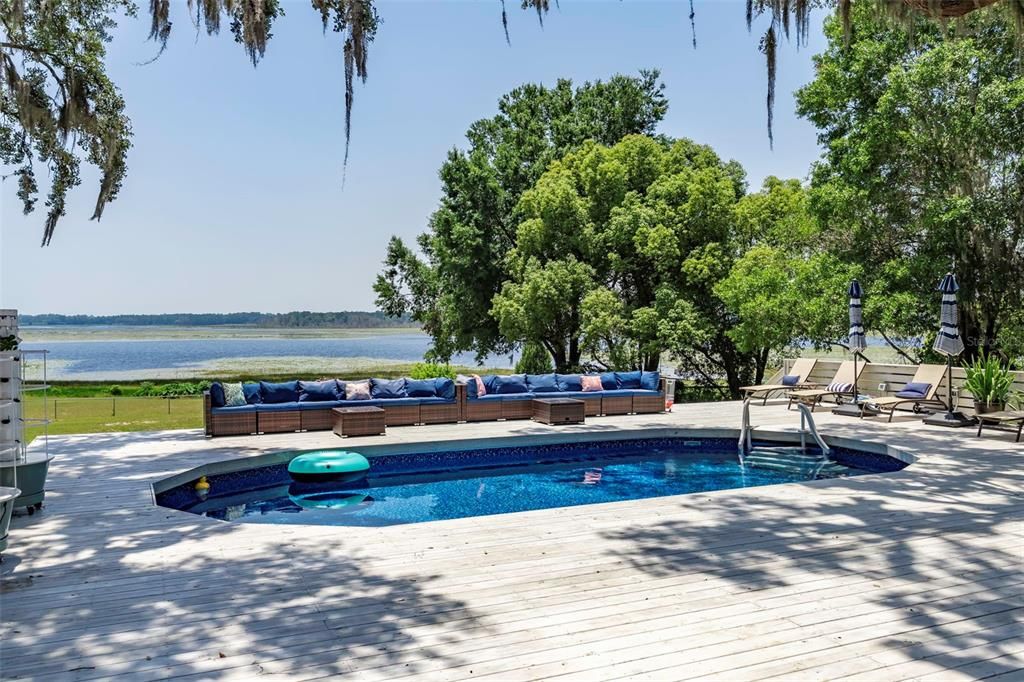 En Venta: $725,000 (5 camas, 4 baños, 3068 Pies cuadrados)