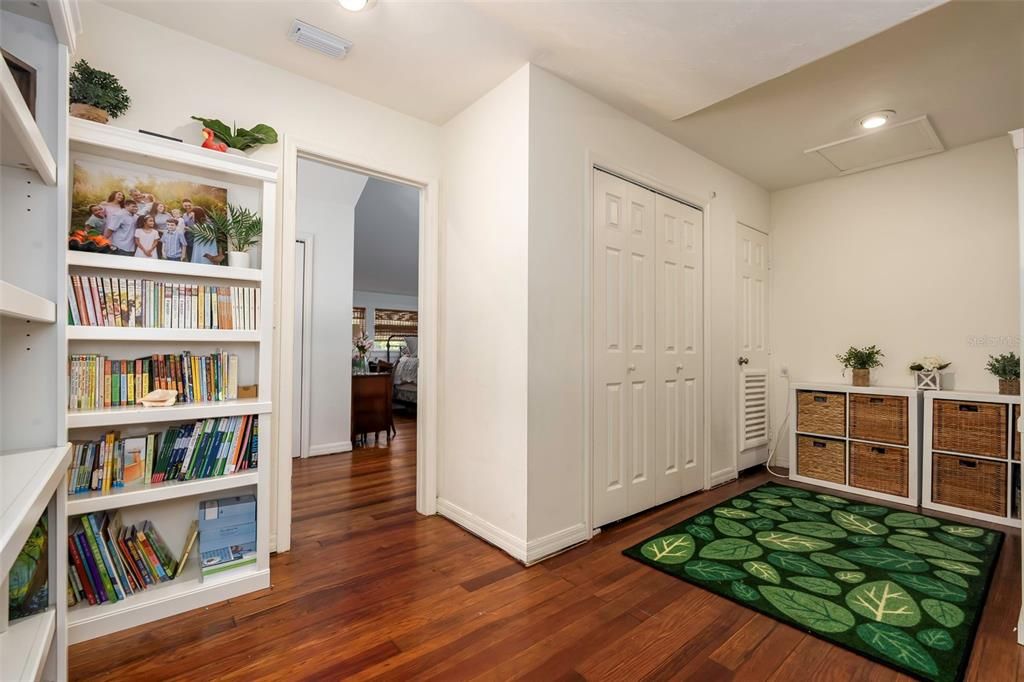 En Venta: $725,000 (5 camas, 4 baños, 3068 Pies cuadrados)