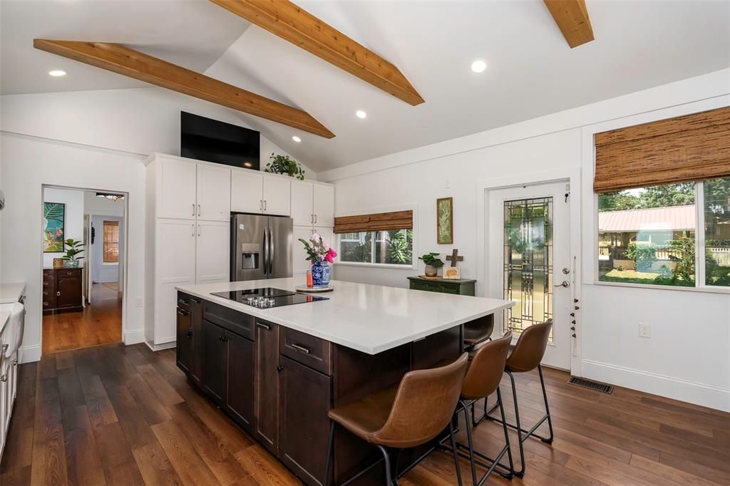 En Venta: $725,000 (5 camas, 4 baños, 3068 Pies cuadrados)