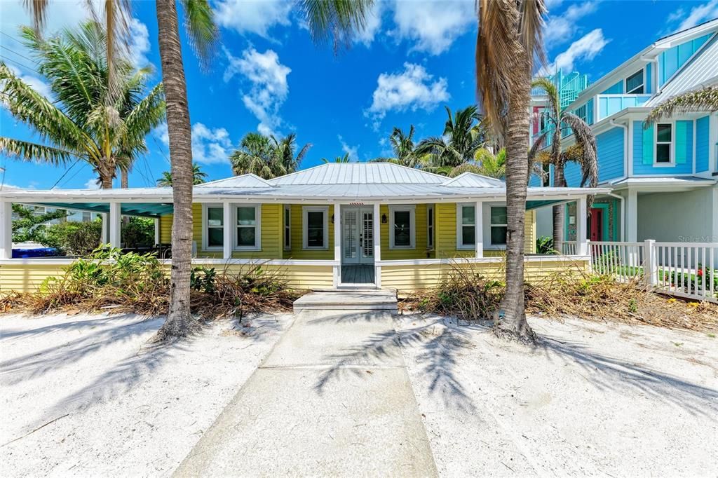 Recently Sold: $1,879,000 (3 beds, 3 baths, 2012 Square Feet)