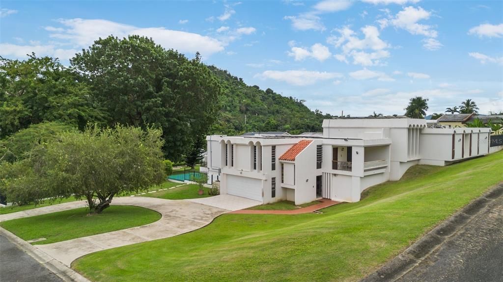 En Venta: $995,000 (5 camas, 5 baños, 3475 Pies cuadrados)