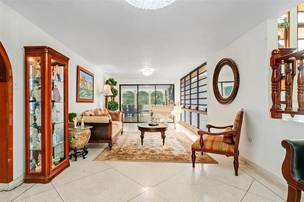 En Venta: $995,000 (5 camas, 5 baños, 3475 Pies cuadrados)