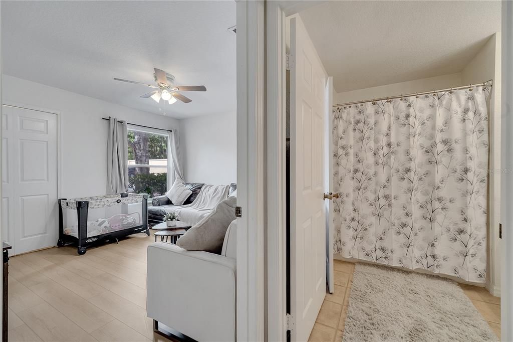 Activo con contrato: $235,000 (2 camas, 2 baños, 1003 Pies cuadrados)