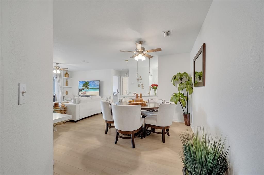 Activo con contrato: $235,000 (2 camas, 2 baños, 1003 Pies cuadrados)