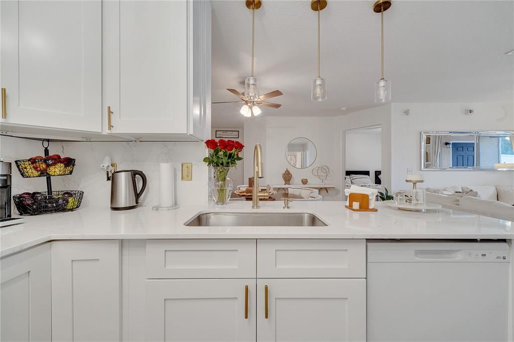 Activo con contrato: $235,000 (2 camas, 2 baños, 1003 Pies cuadrados)