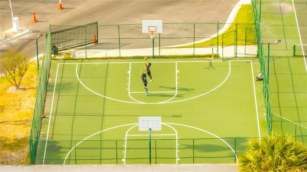 Activo con contrato: $235,000 (2 camas, 2 baños, 1003 Pies cuadrados)