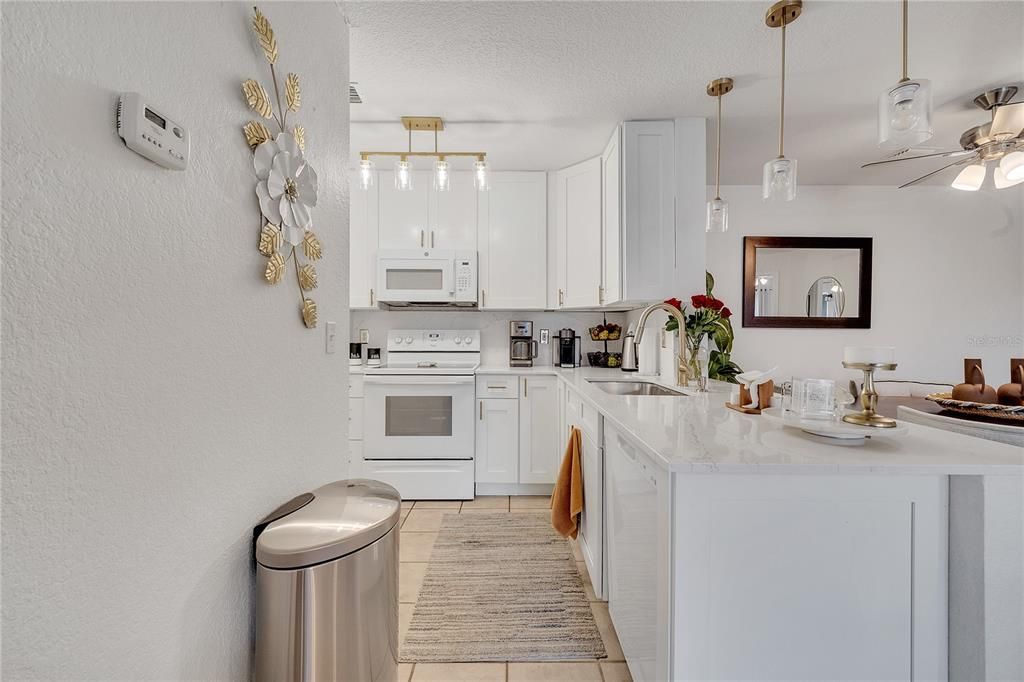 Activo con contrato: $235,000 (2 camas, 2 baños, 1003 Pies cuadrados)