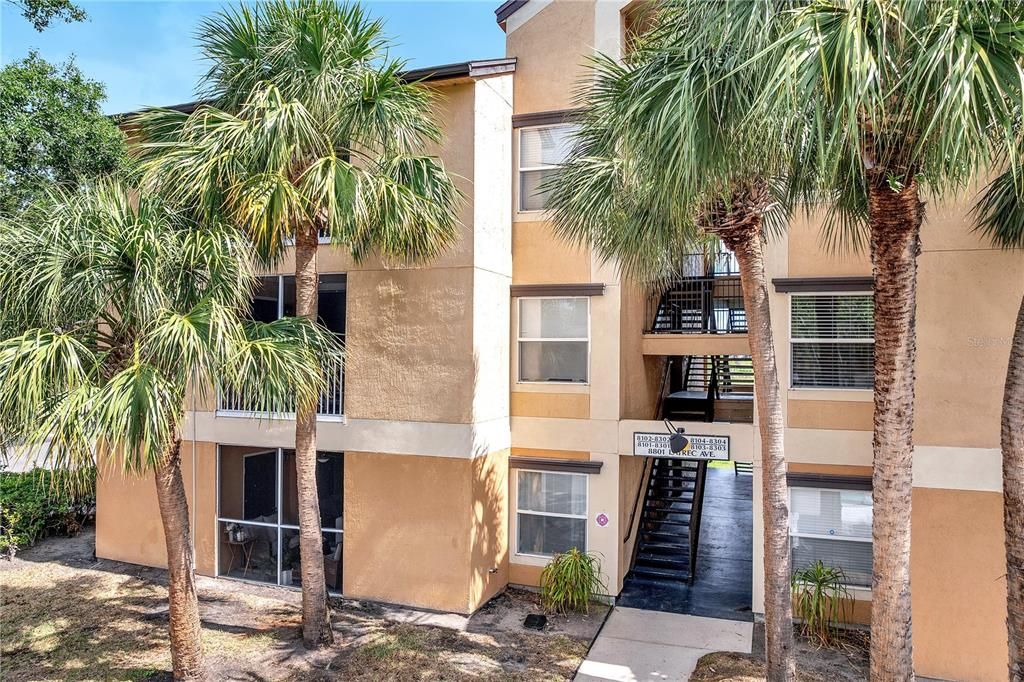 Activo con contrato: $235,000 (2 camas, 2 baños, 1003 Pies cuadrados)