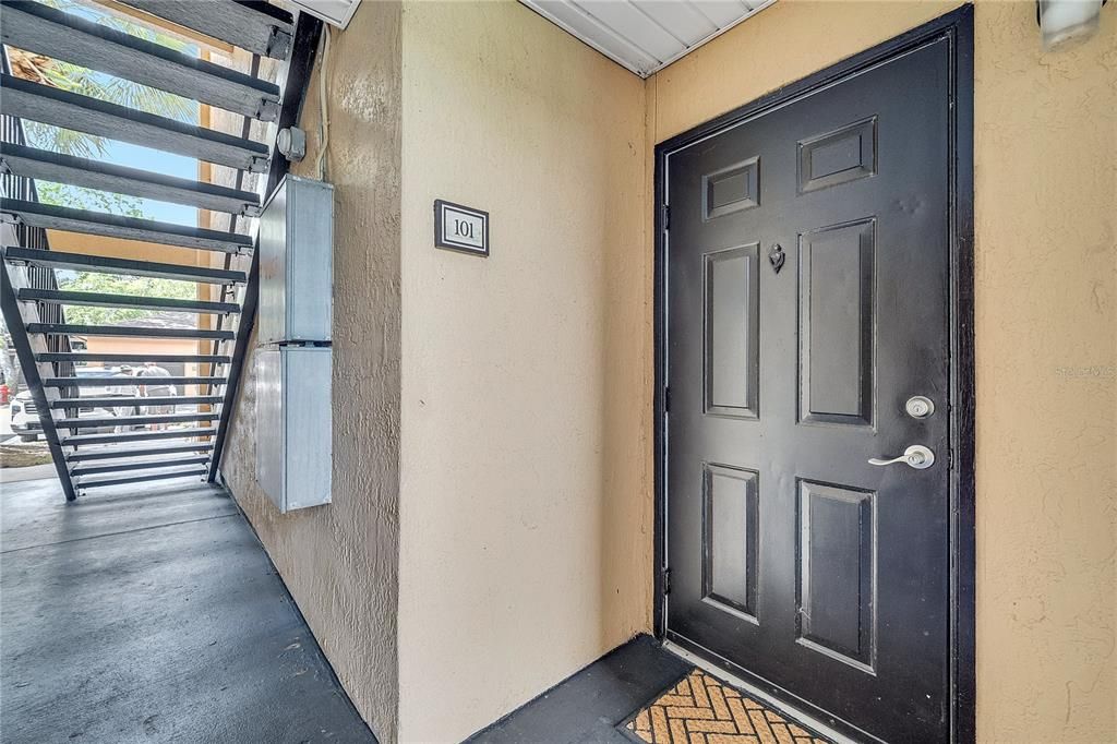 Activo con contrato: $235,000 (2 camas, 2 baños, 1003 Pies cuadrados)