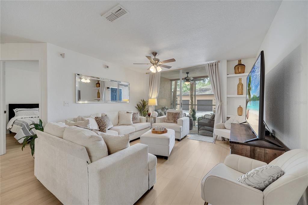 Activo con contrato: $235,000 (2 camas, 2 baños, 1003 Pies cuadrados)