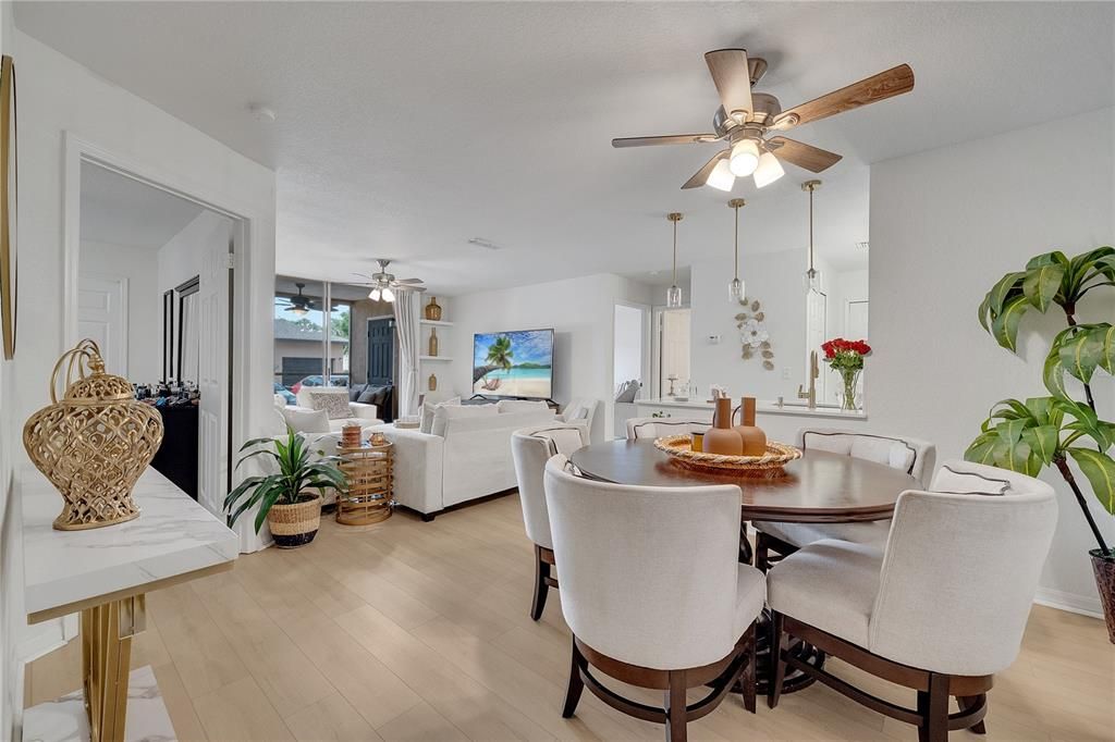 Activo con contrato: $235,000 (2 camas, 2 baños, 1003 Pies cuadrados)