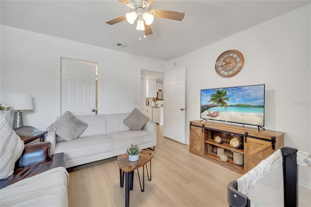 Activo con contrato: $235,000 (2 camas, 2 baños, 1003 Pies cuadrados)