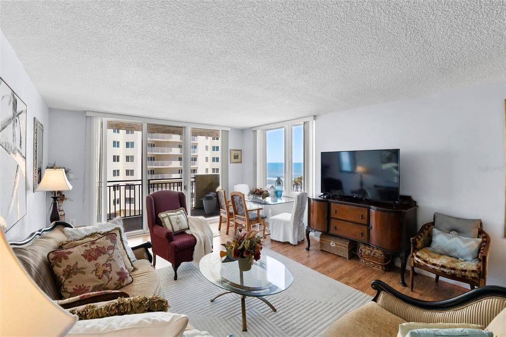 For Rent: $2,950 (3 beds, 3 baths, 1458 Square Feet)