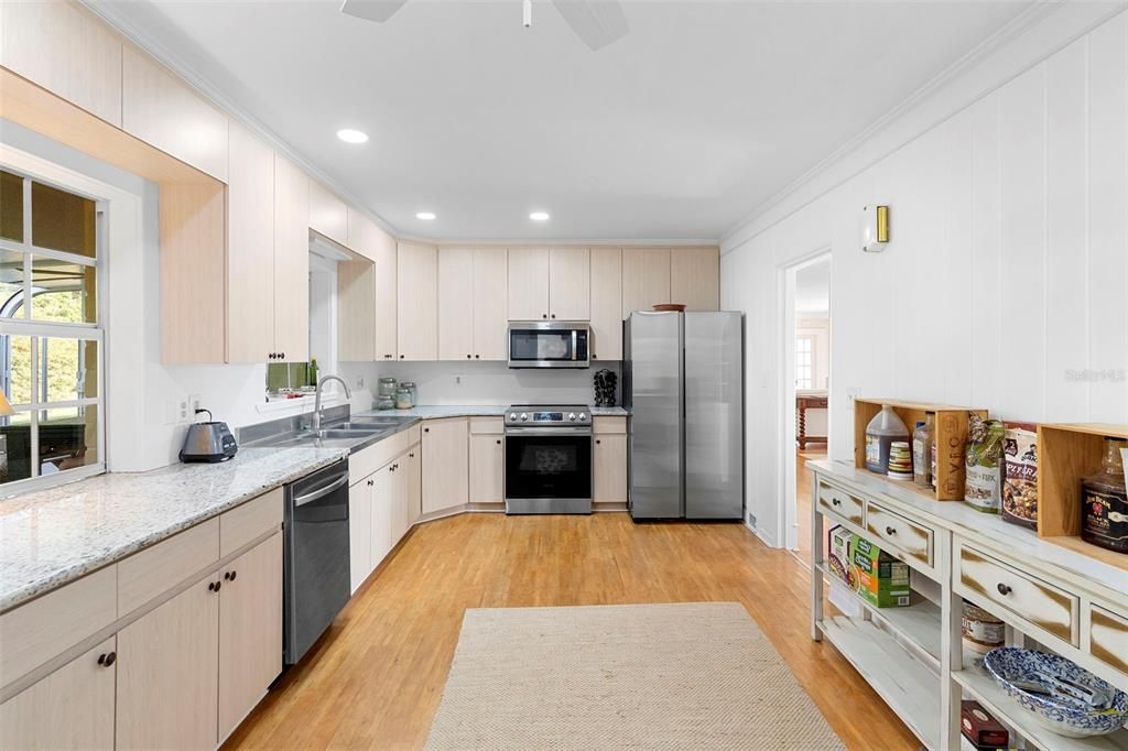 На продажу: $599,900 (3 спален, 3 ванн, 2803 Квадратных фут)