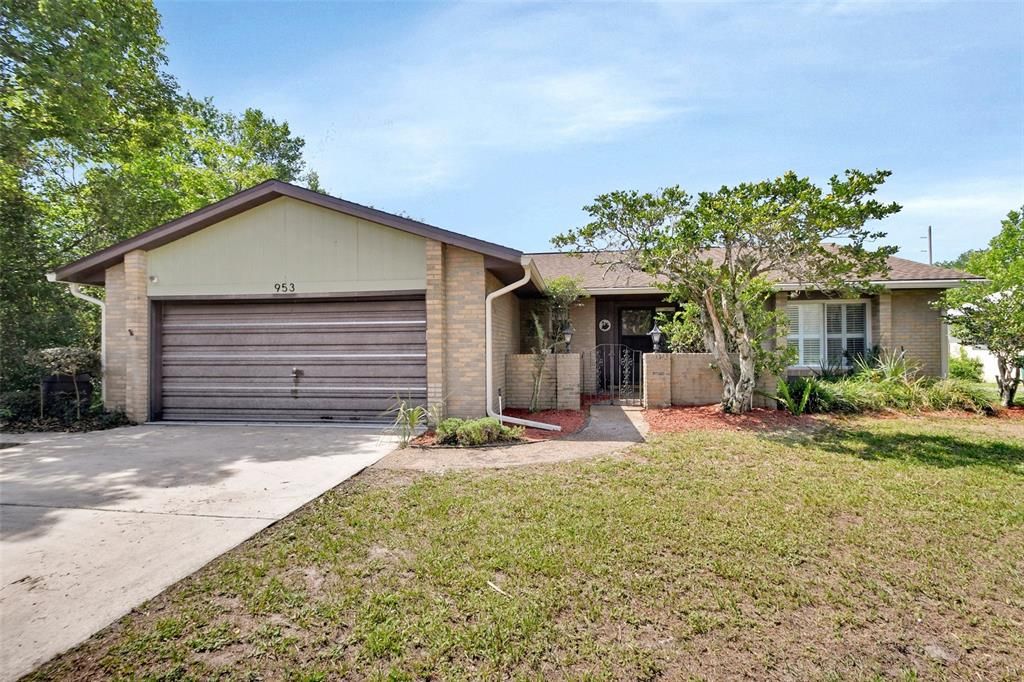 Recently Sold: $295,000 (3 beds, 2 baths, 1474 Square Feet)