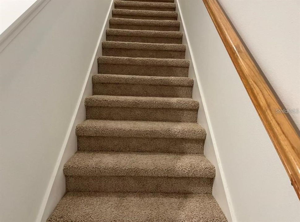 合同活跃: $2,100 (3 贝兹, 2 浴室, 1417 平方英尺)