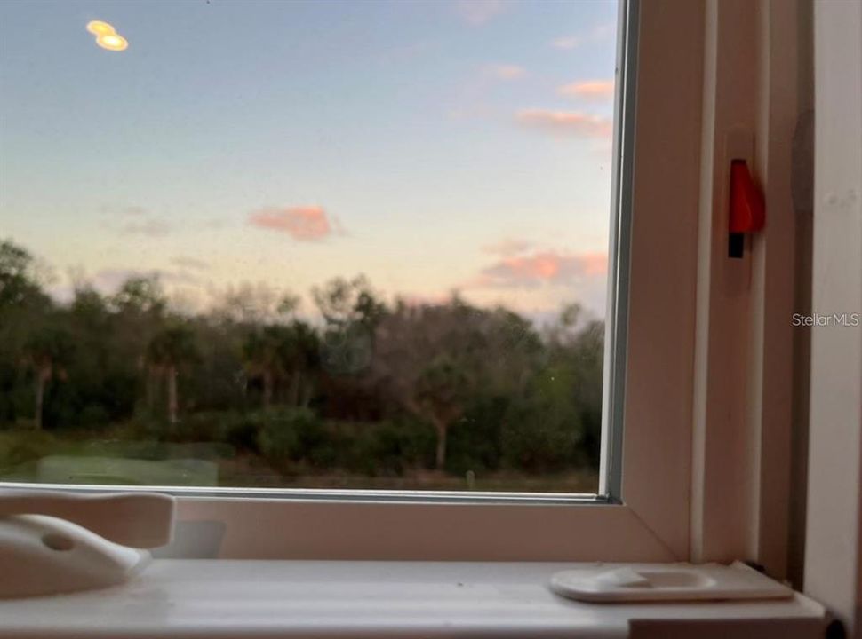 合同活跃: $2,100 (3 贝兹, 2 浴室, 1417 平方英尺)