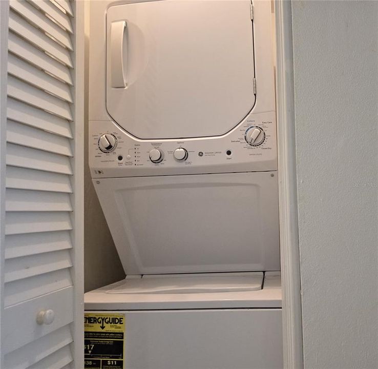 En Venta: $112,000 (2 camas, 2 baños, 975 Pies cuadrados)