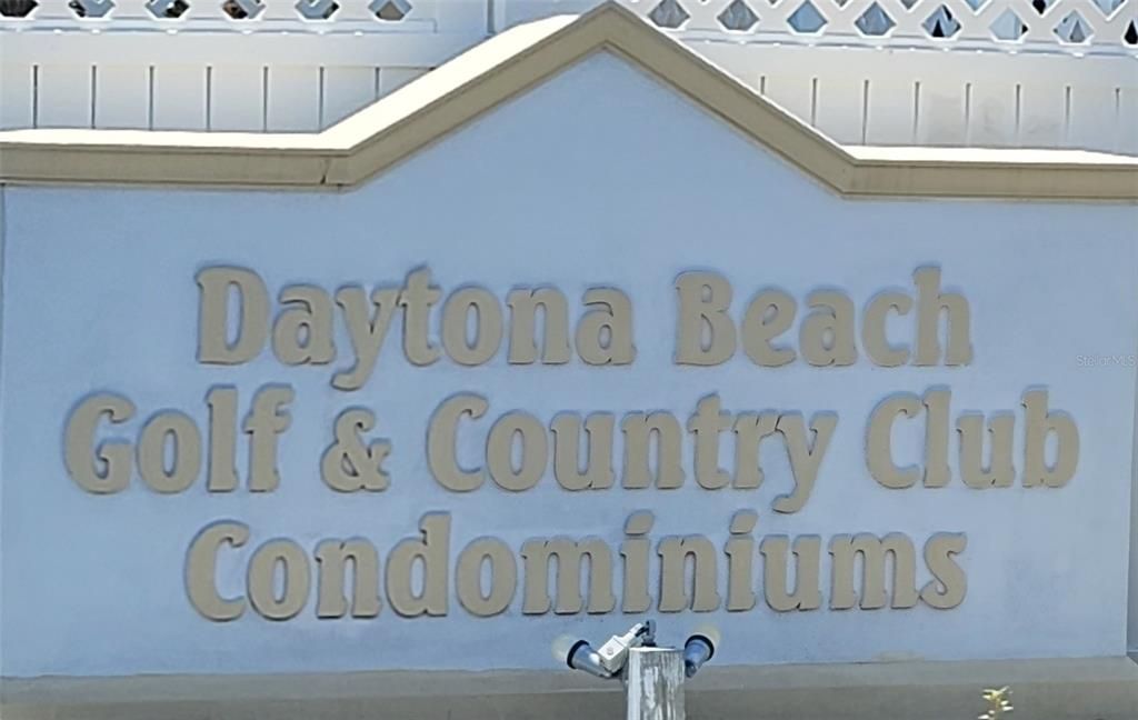 En Venta: $112,000 (2 camas, 2 baños, 975 Pies cuadrados)