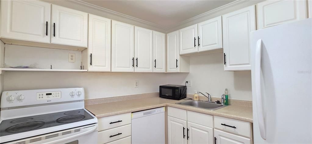 En Venta: $112,000 (2 camas, 2 baños, 975 Pies cuadrados)