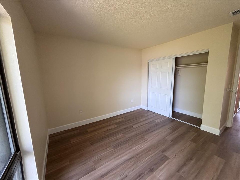 Activo con contrato: $105,000 (2 camas, 2 baños, 976 Pies cuadrados)