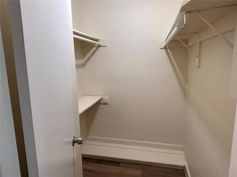 Activo con contrato: $105,000 (2 camas, 2 baños, 976 Pies cuadrados)