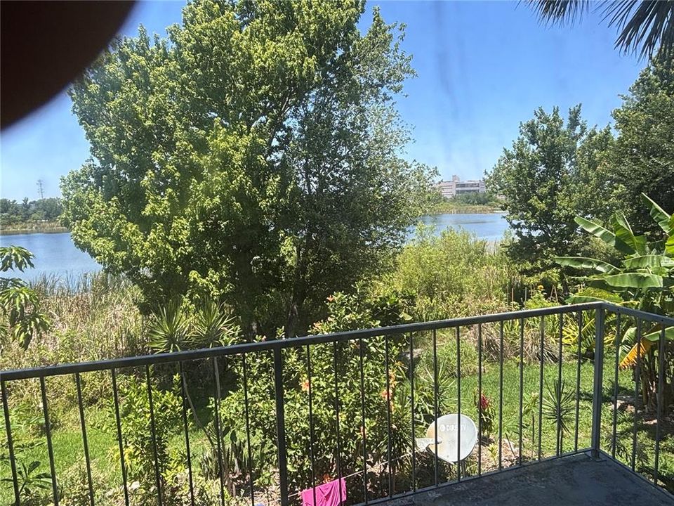 Activo con contrato: $105,000 (2 camas, 2 baños, 976 Pies cuadrados)