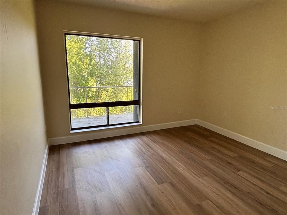 Activo con contrato: $105,000 (2 camas, 2 baños, 976 Pies cuadrados)