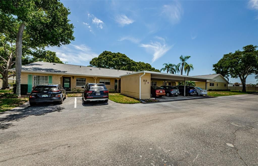 Recientemente alquilado: $1,600 (2 camas, 2 baños, 935 Pies cuadrados)