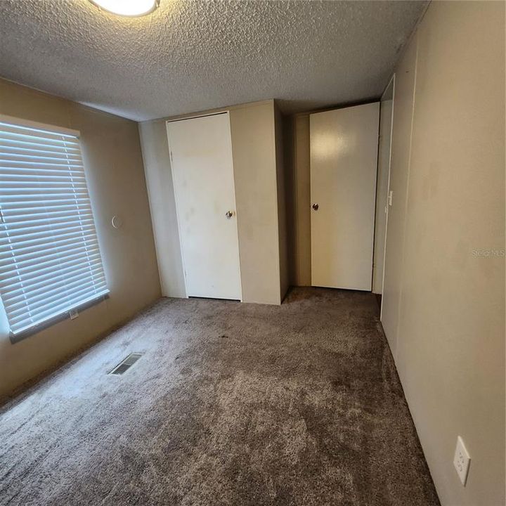 待售: $115,000 (2 贝兹, 2 浴室, 924 平方英尺)