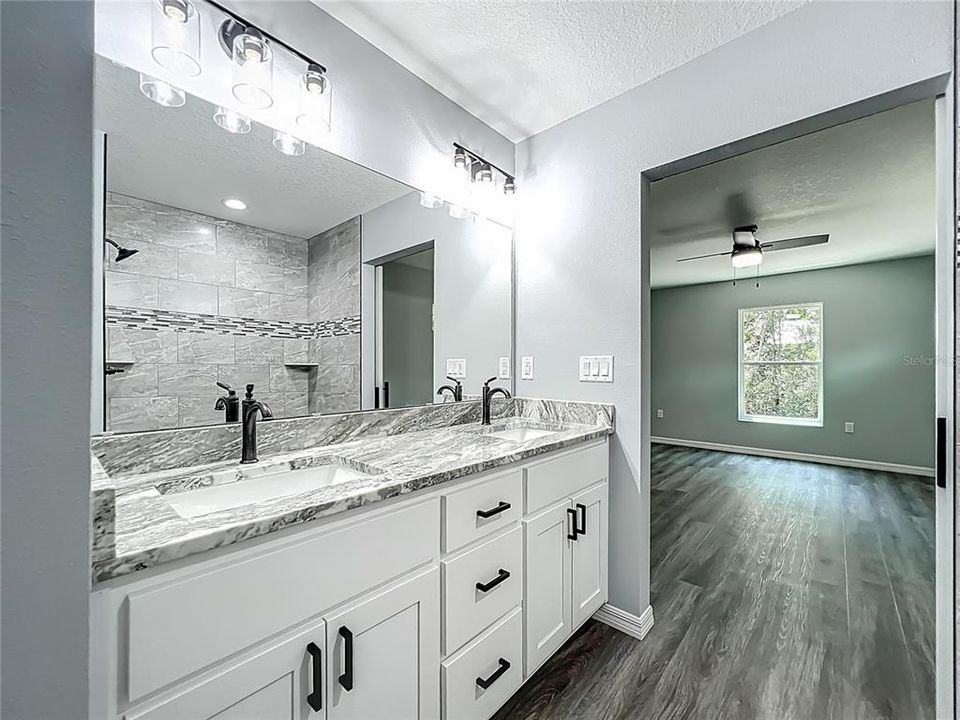 En Venta: $279,900 (3 camas, 2 baños, 1561 Pies cuadrados)