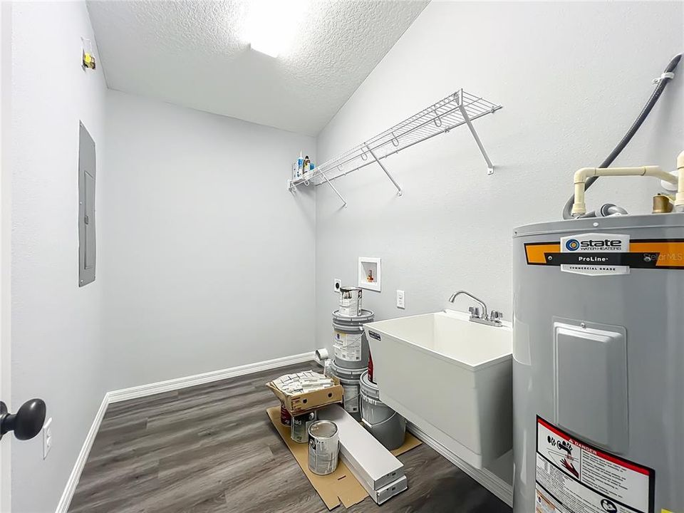 En Venta: $279,900 (3 camas, 2 baños, 1561 Pies cuadrados)