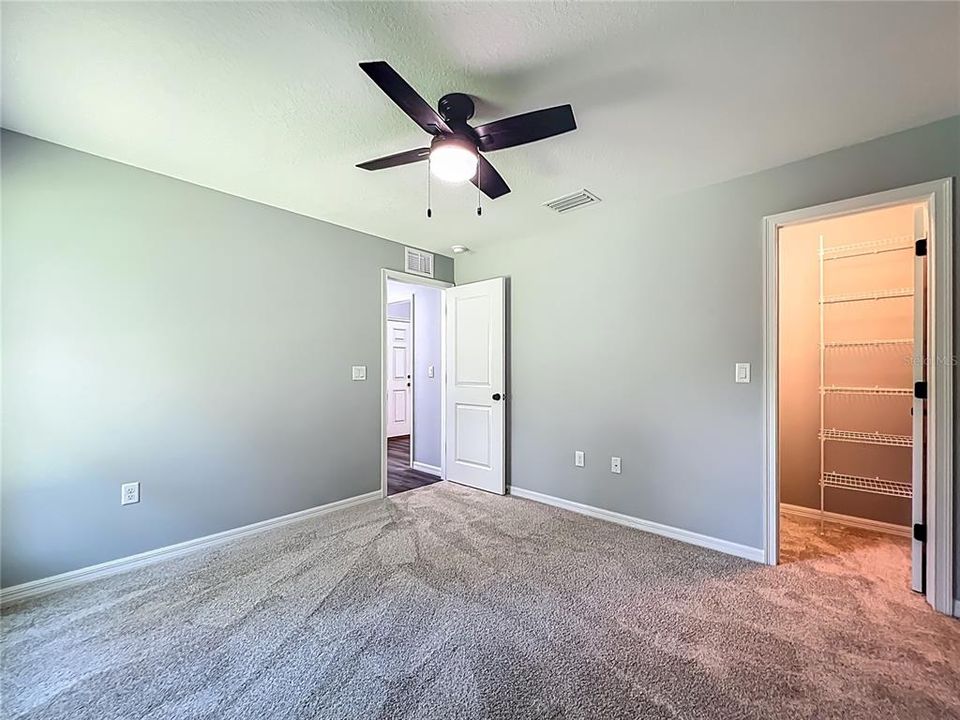 En Venta: $279,900 (3 camas, 2 baños, 1561 Pies cuadrados)